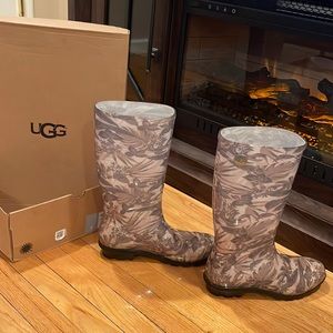 UGG women Island Floral rain boots